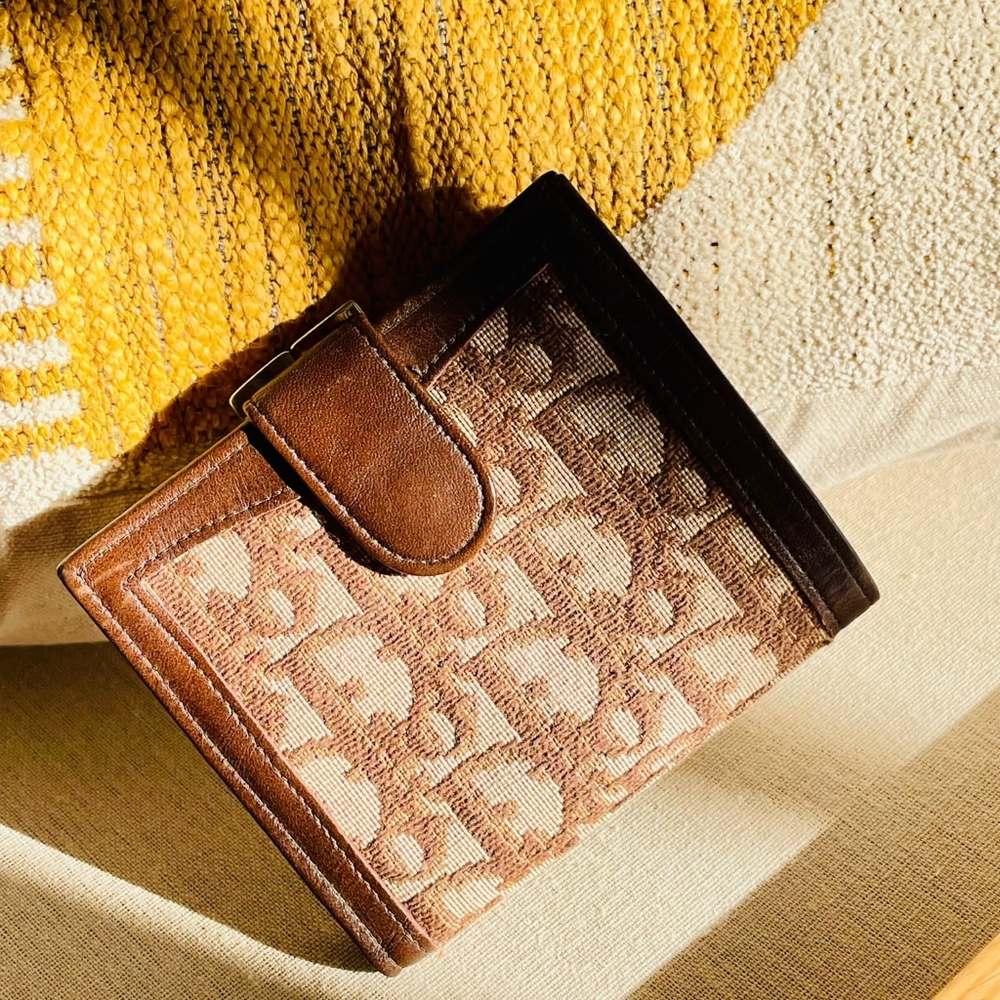 Dior wallet